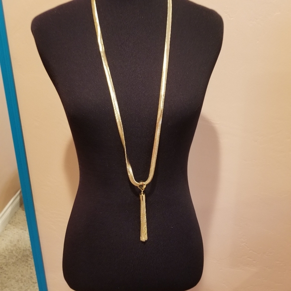 Vince Camuto Serpentine Gold Tassle Necklace - Picture 4 of 8